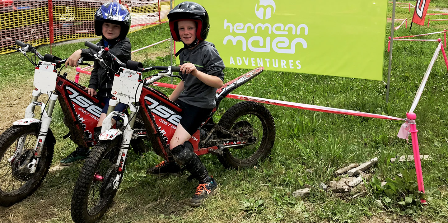 E-Trial fahren im Parcours in Flachau, Salzburger Land, Österreich