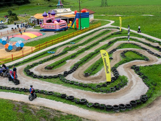 Unser Gelände zum Üben und Ausprobieren in Flachau neben dem Lucky Flitzer